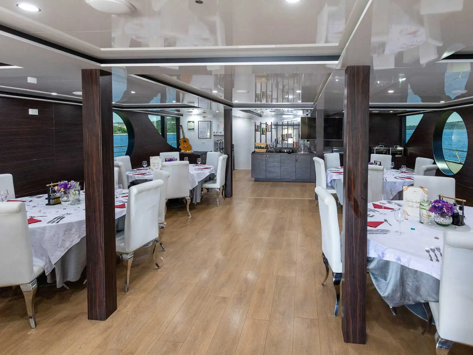 MB Adriatic Queen
