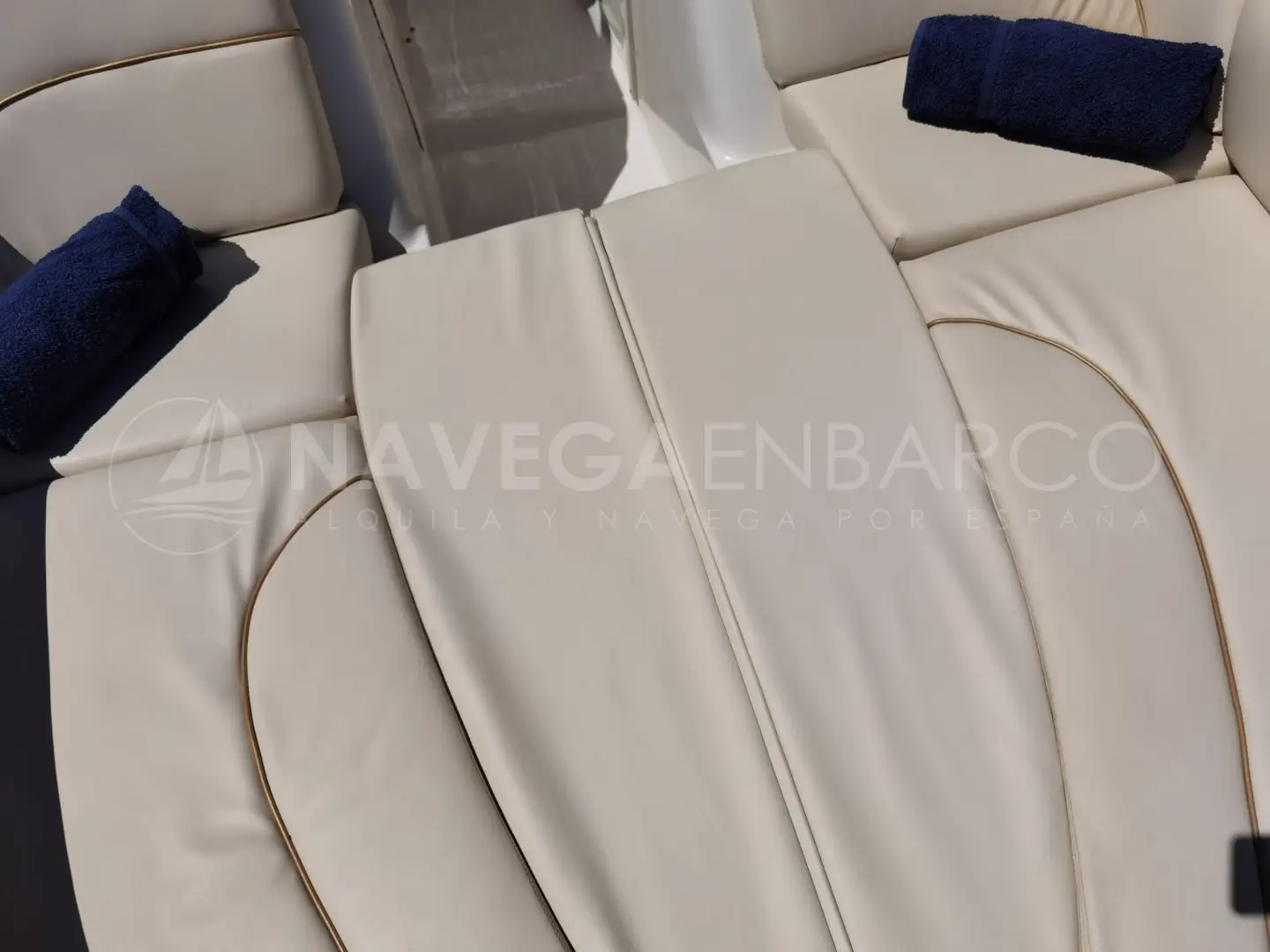 SeaRay 240 Sundeck