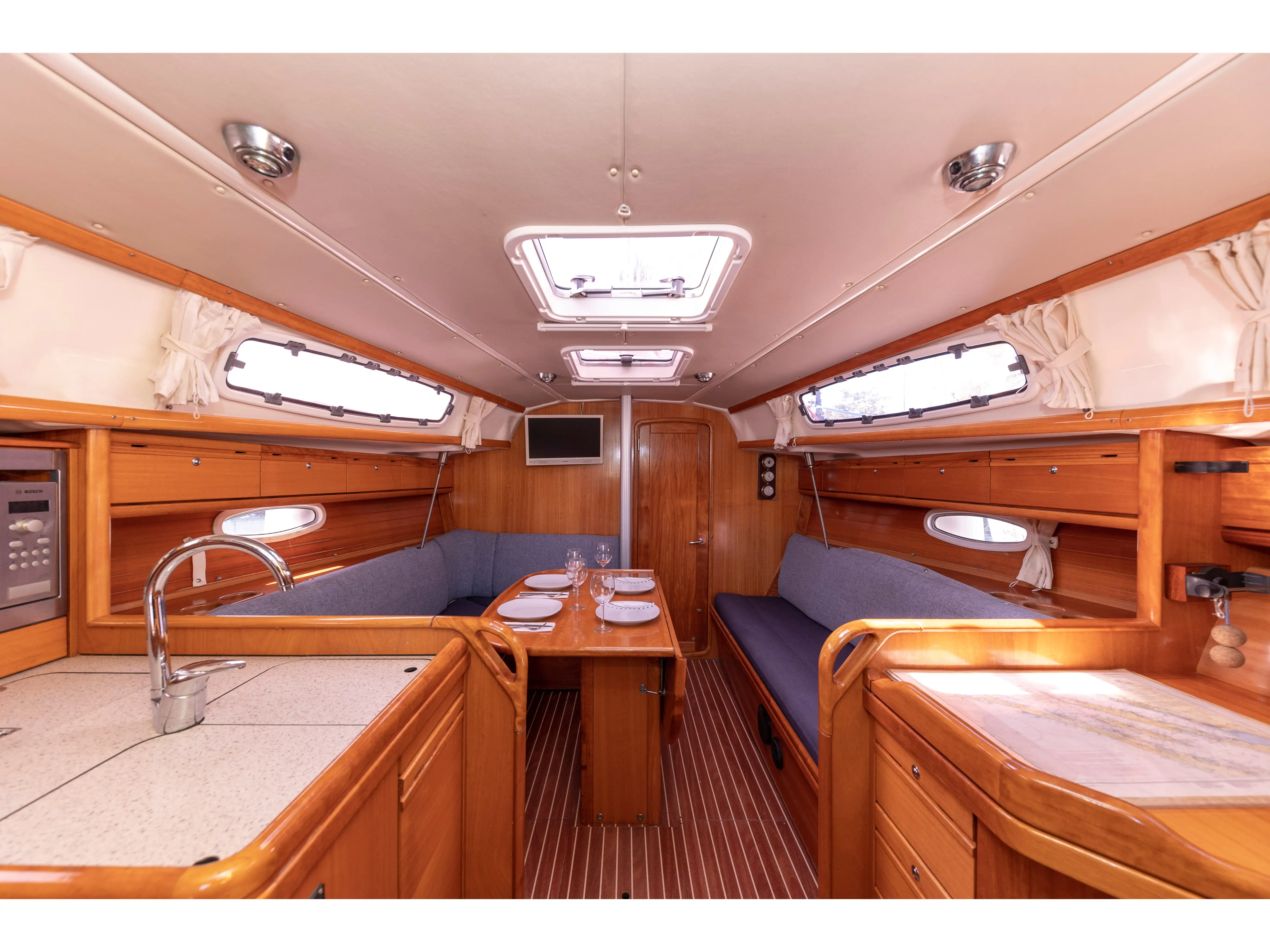 Nina Nina - new sails 2022.