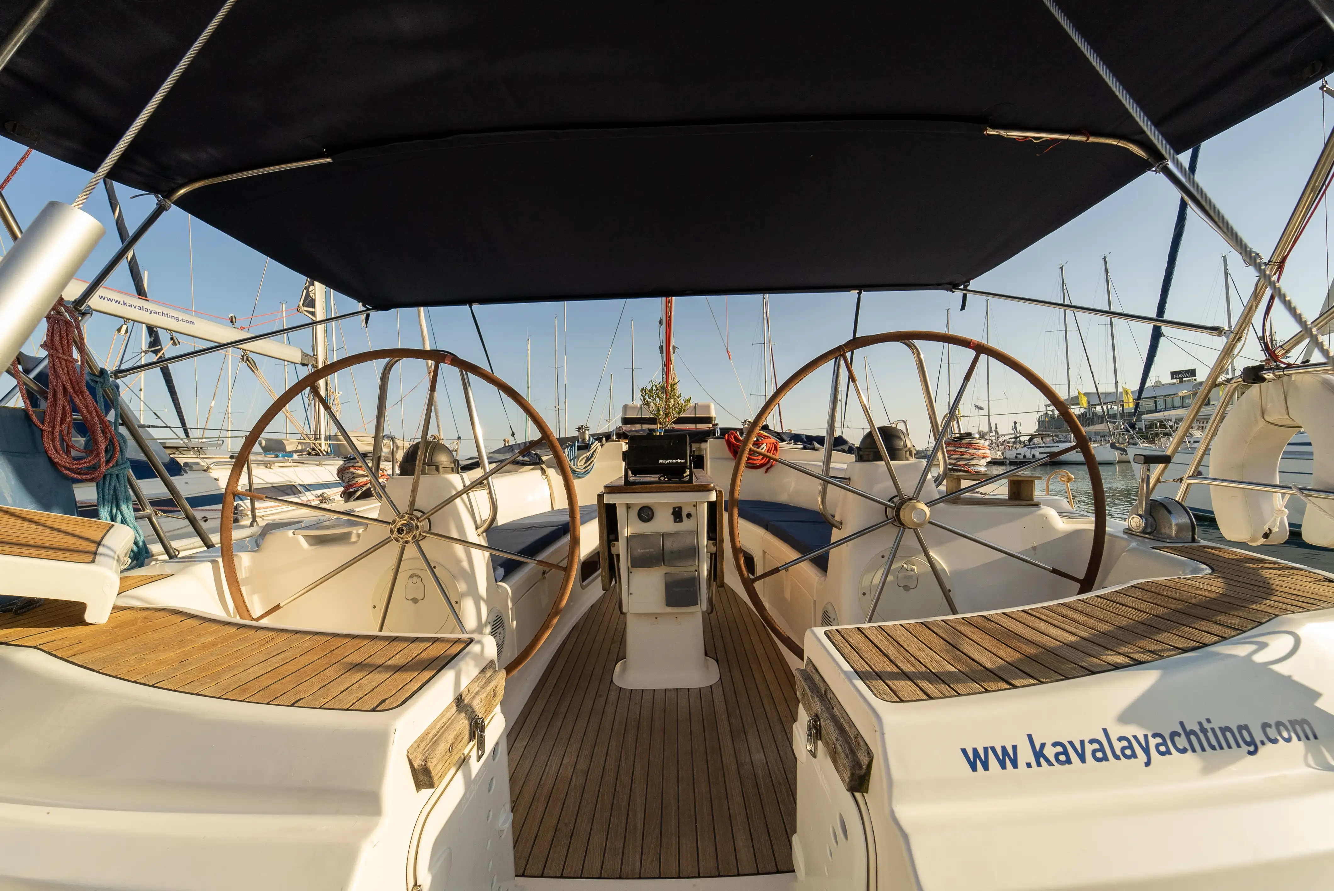 Danai (with Bowthruster ,Solar Panels, New Sails)