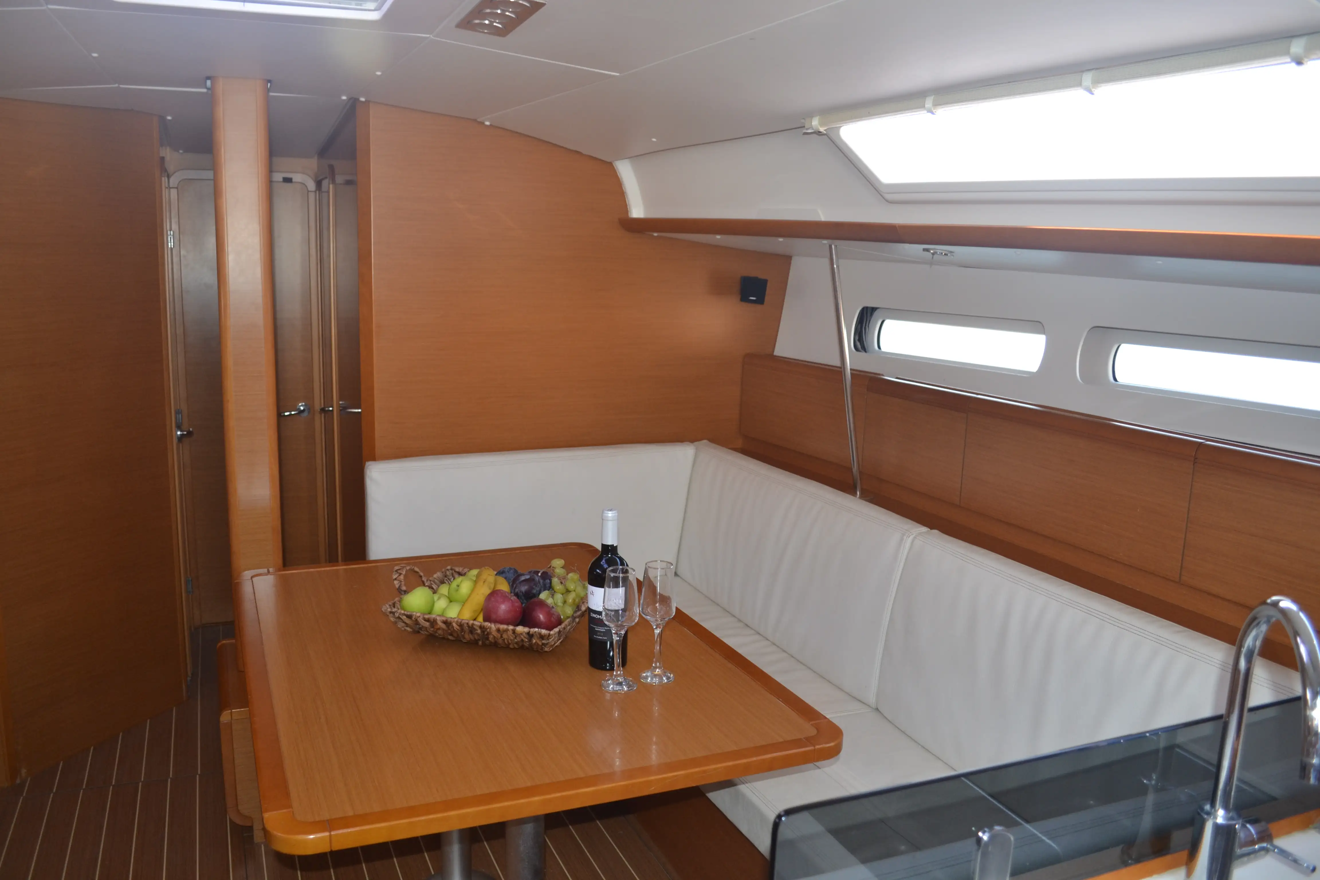 Triada / bow-thruster, solar panels, electric WC