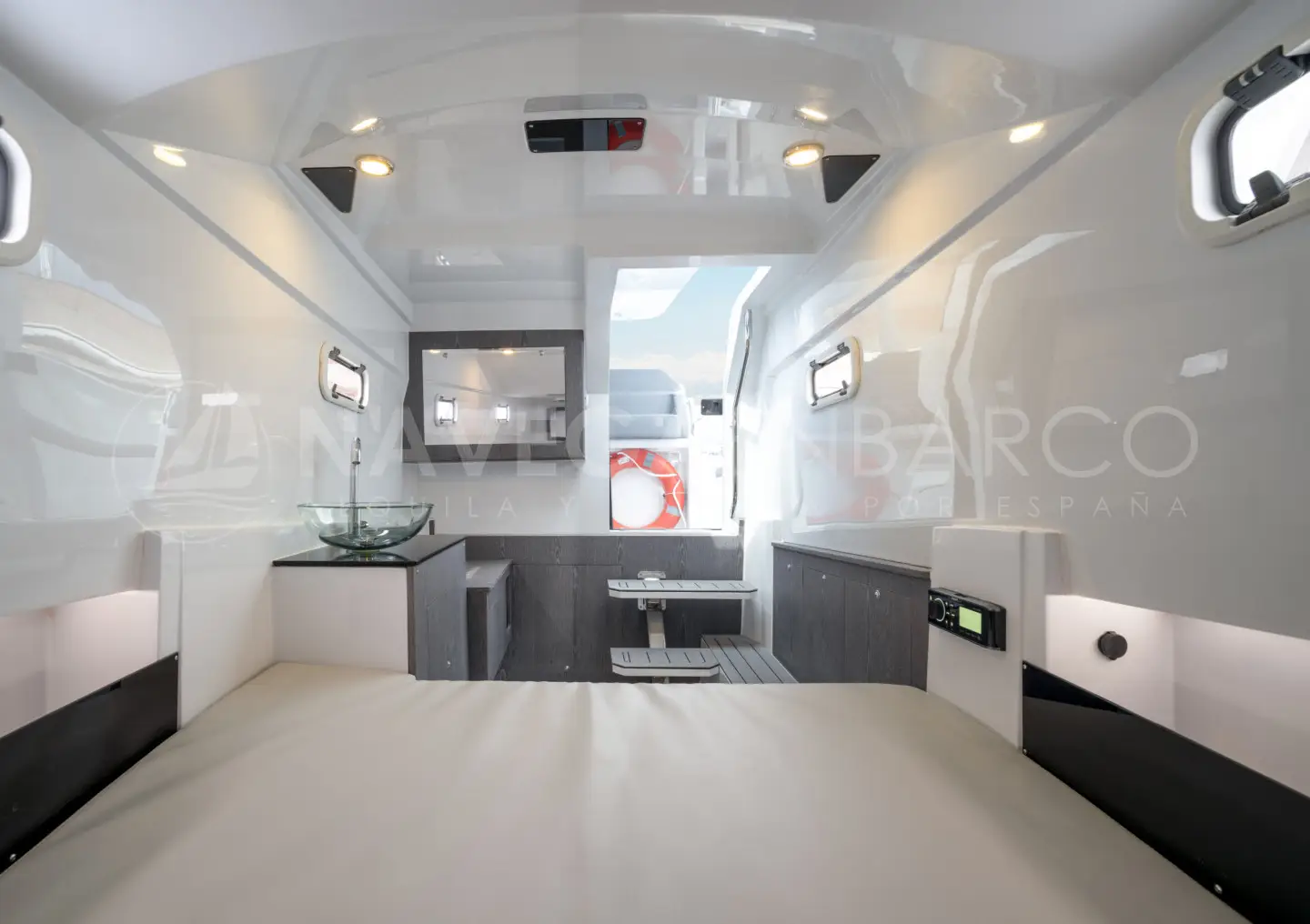 Pirelli 35 - day charter