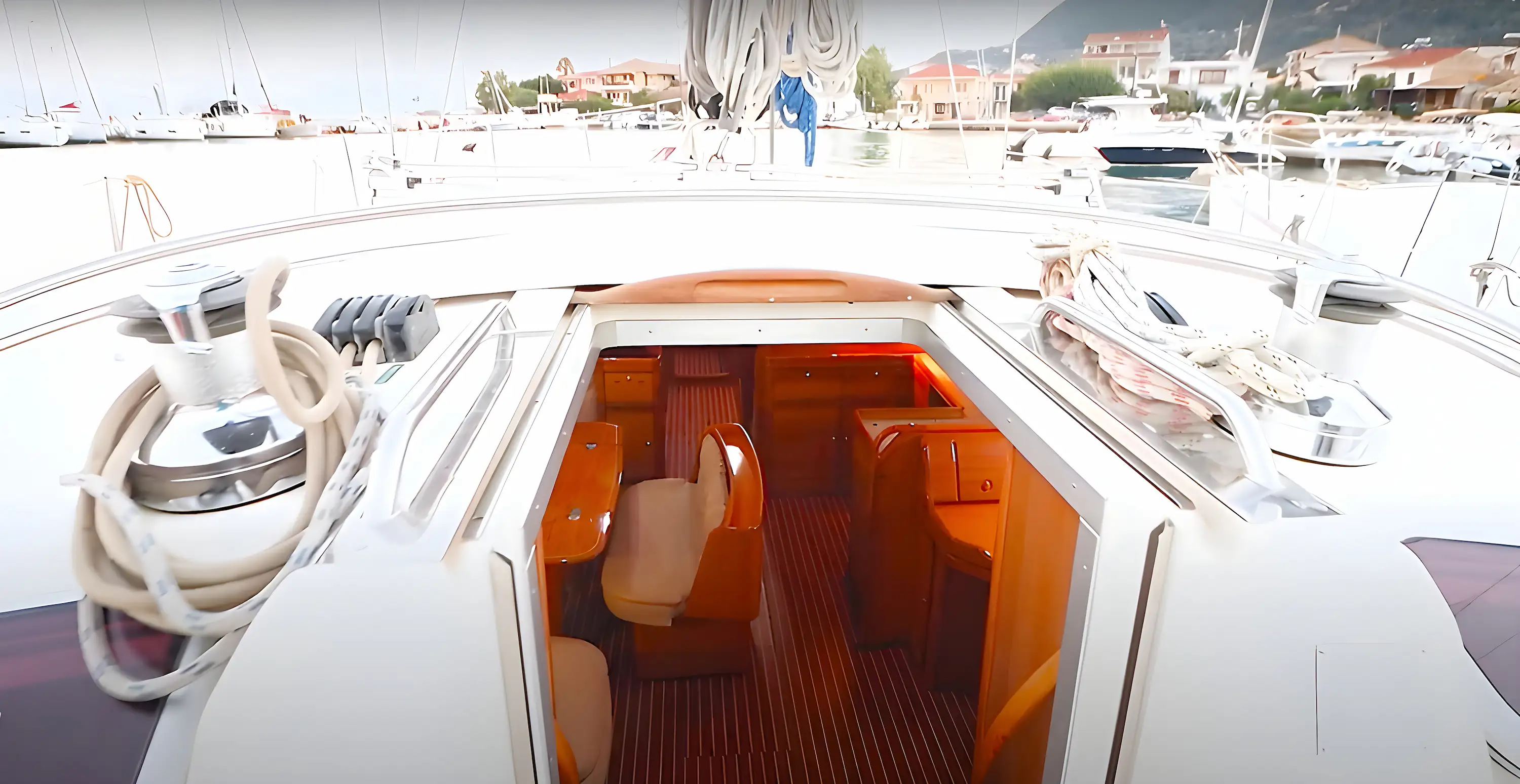 Bow cabin